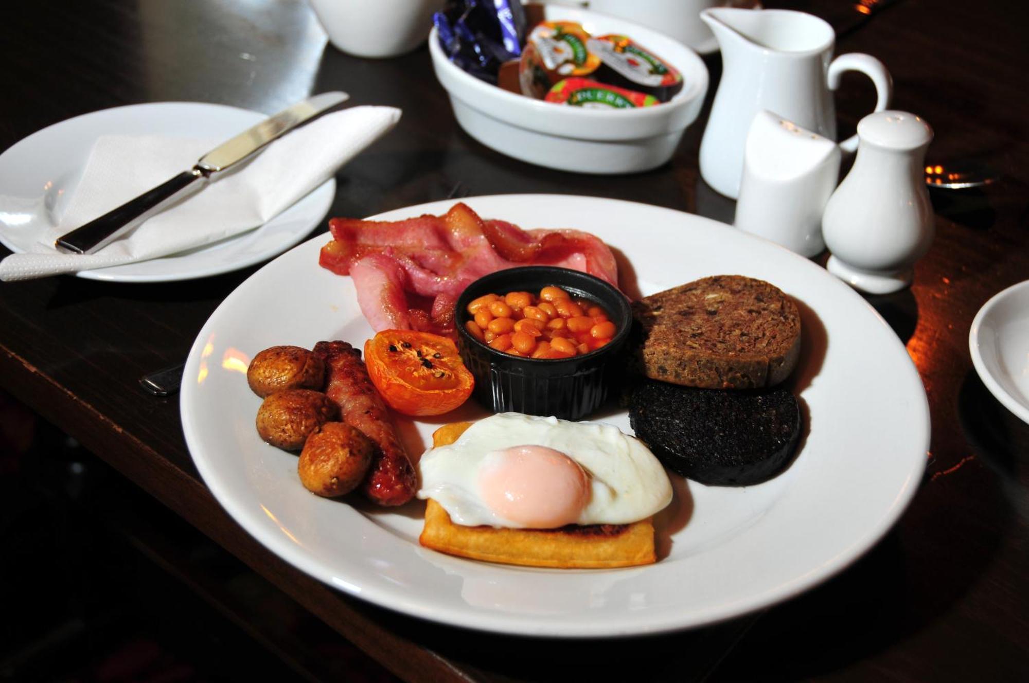 Schiehallion Hotel 애버펠디 외부 사진