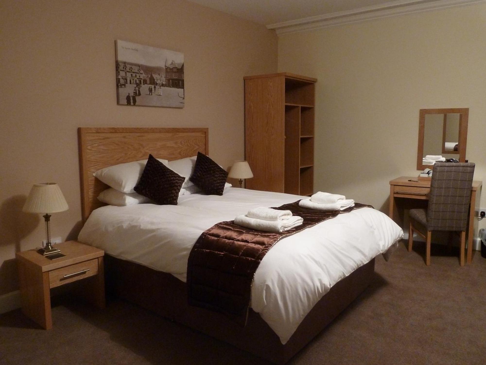 Schiehallion Hotel 애버펠디 외부 사진